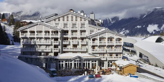 Écrin Blanc Resort Courchevel - facade